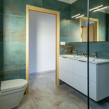 Villa Family Villa, Beautiful Open Sea View & Scrubland