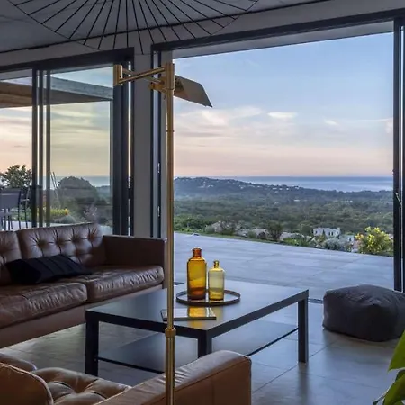 Family Villa, Beautiful Open Sea View & Scrubland Villa