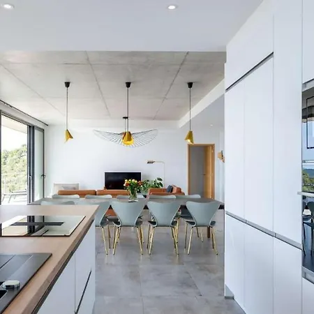 Family Villa, Beautiful Open Sea View & Scrubland Villa *