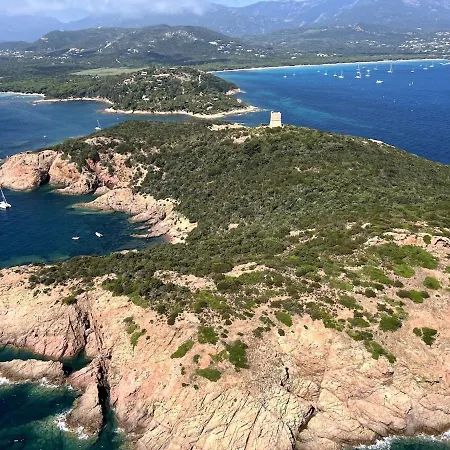 Villa Family Villa, Beautiful Open Sea View & Scrubland *