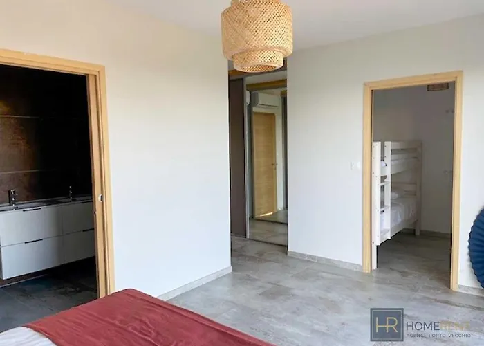 Villa Family Villa, Beautiful Open Sea View & Scrubland *