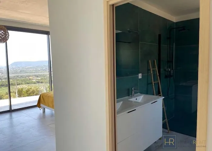 Family Villa, Beautiful Open Sea View & Scrubland Vila