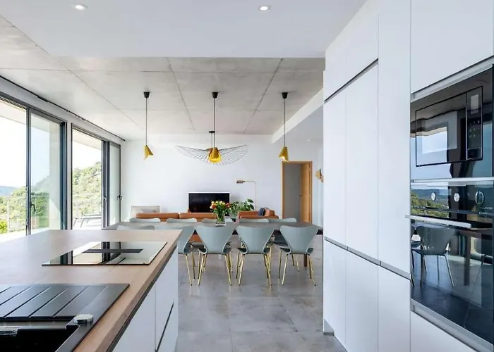 Family Villa, Beautiful Open Sea View & Scrubland Vila *