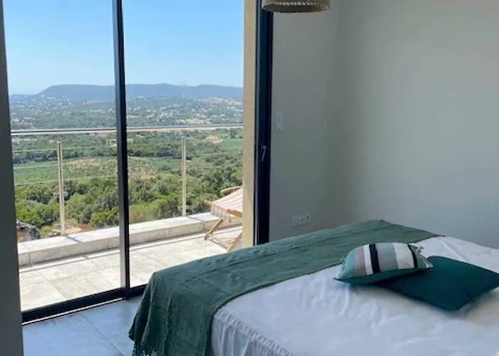 Family Villa, Beautiful Open Sea View & Scrubland *